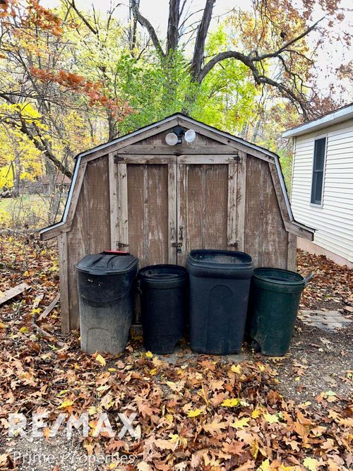 7152 Russell St, Genesee, MI, 48437-7709 | Card Image