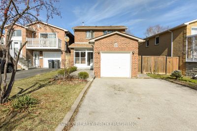 32 Panda Lane, House other with 3 bedrooms, 3 bathrooms and 4 parking in Brampton ON | Image 1