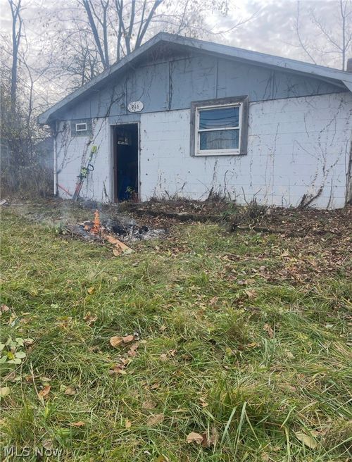 946 W Liberty St, Medina, OH, 44256-1372 | Card Image