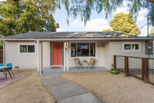 7900 Greenly Dr, Oakland, CA, 94605-2642 | Card Image