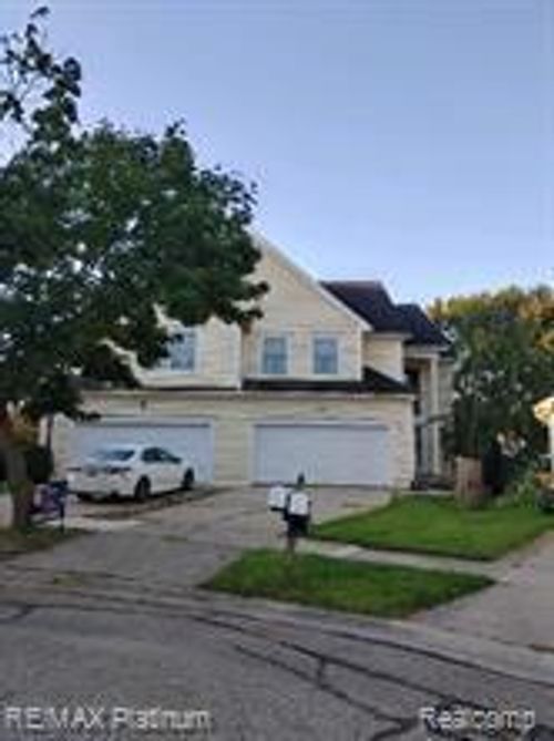 481 Village Oaks Ct, Ann Arbor, MI, 48103-6129 | Card Image