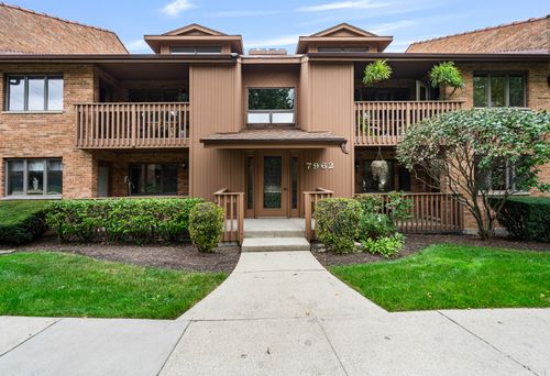 apt-110-7962 Garfield Ave, Burr Ridge, IL, 60527-7926 | Card Image