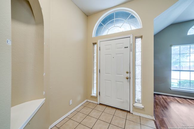 10111 Mission Crk, House other with 3 bedrooms, 2 bathrooms and null parking in Converse TX | Image 4