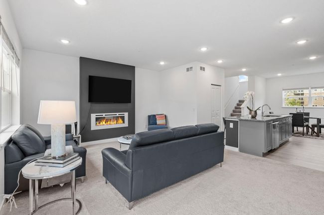 3141 Clover Ridge Dr, Townhouse with 3 bedrooms, 3 bathrooms and null parking in Chaska MN | Image 16