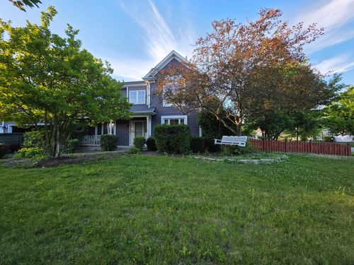 811 Meadow Ln, North Aurora, IL, 60542-8913 | Card Image