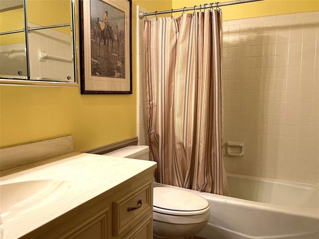 Hall Bath | Image 17