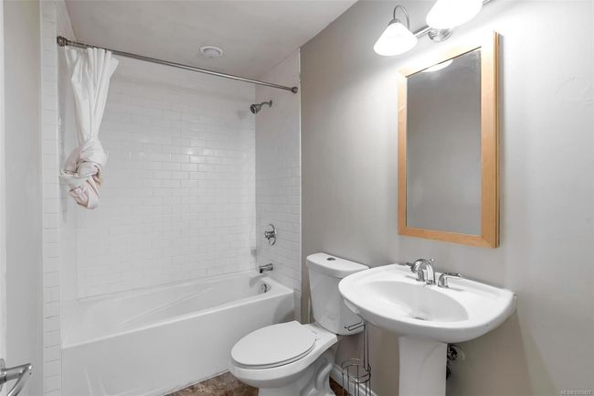 1736 Feltham Rd, House other with 6 bedrooms, 4 bathrooms and 4 parking in Saanich BC | Image 17
