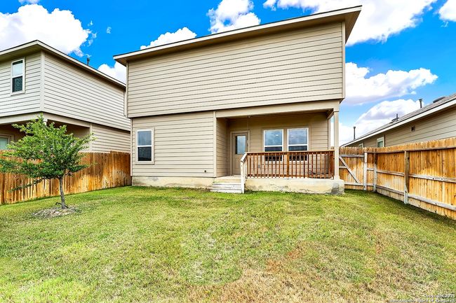 201 Legendary Trail Loop, House other with 5 bedrooms, 3 bathrooms and null parking in Floresville TX | Image 35