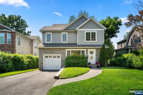 801 Bogert Rd, River Edge, NJ, 07661-2204 | Card Image