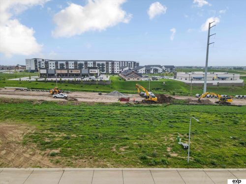 20132 R St, Omaha, NE, 68135 | Card Image