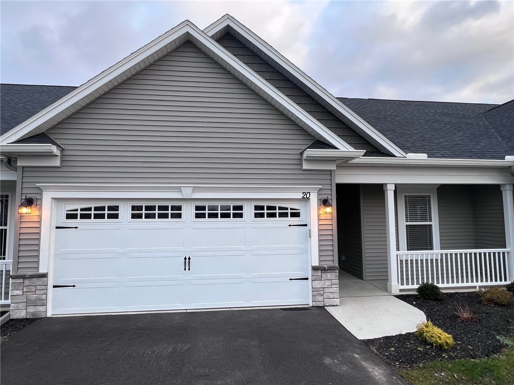 Timber Creek Trl, Rochester, NY 14606