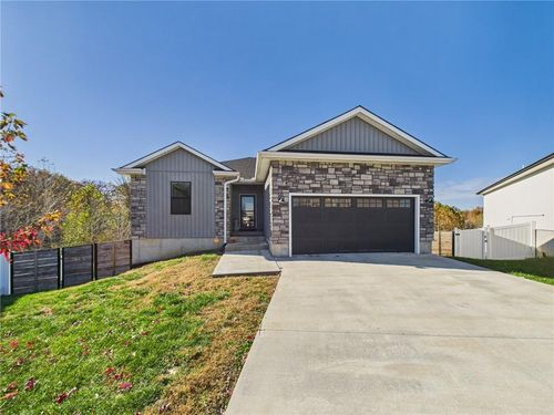 110 Newberry Ct, Knob Noster, MO, 65336-0015 | Card Image