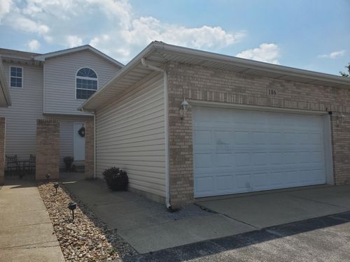 186 Mallard Pointe Dr, Valparaiso, IN, 46385 | Card Image