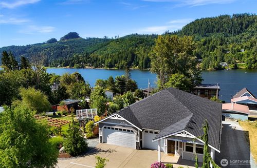 18426 State Route 9, Mount Vernon, WA, 98274-8123 | Card Image