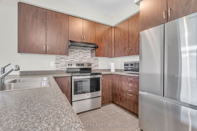 377 Dolman St, House attached with 3 bedrooms, 3 bathrooms and 2 parking in Breslau ON | Image 12