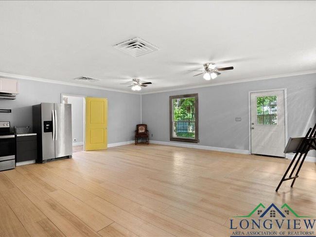 106-W-T-ANDAMP-P-AVE - 106 Wt &Amp; P, House other with 2 bedrooms, 2 bathrooms and null parking in Big Sandy TX | Image 6