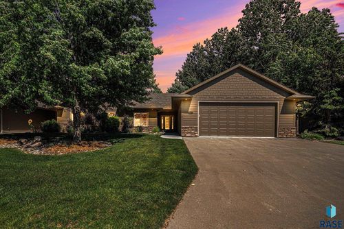 5618 Shadow Wood Pl, Sioux Falls, SD, 57108 | Card Image