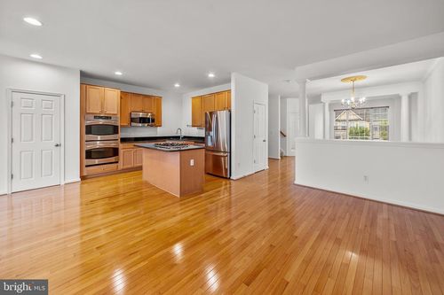 2457 Battery Hill Cir, WOODBRIDGE, VA, 22191-6525 | Card Image