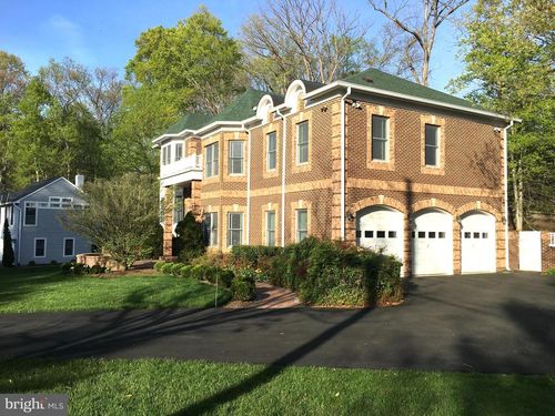 8505 Howell Rd, BETHESDA, MD, 20817-6803 | Card Image