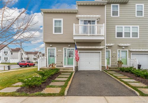 140 Compass Pl, Arverne, NY, 11692-2040 | Card Image