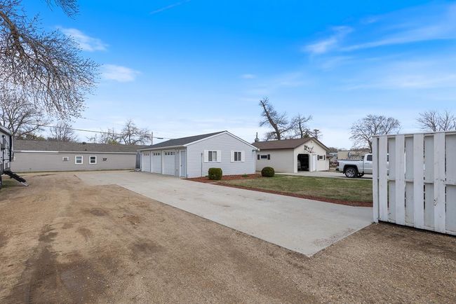 105 9 Th St W, House other with 6 bedrooms, 2 bathrooms and null parking in Canby MN | Image 9