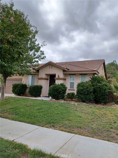 373 Old Warren Rd, Hemet, CA, 92545-4320 | Card Image