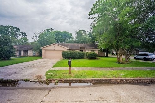 2302 Peaceful Valley Dr, Spring, TX, 77373-6262 | Card Image