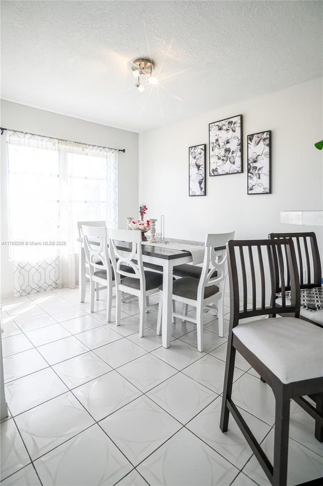 APT-601 - 4164 Inverrary Dr, Condo with 2 bedrooms, 2 bathrooms and null parking in Lauderhill FL | Image 6