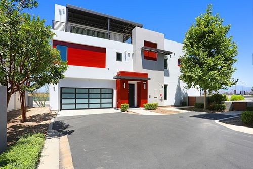 99 Waypoint, Tustin, CA, 92782-3762 | Card Image