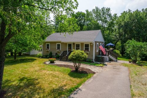 43 Pleasant St, Pembroke, MA, 02359-2302 | Card Image