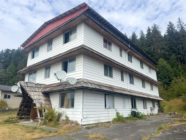 601 Fir St, Home with 12 bedrooms, 6 bathrooms and 6 parking in Alert Bay BC | Image 4