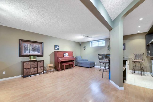 266 Rockborough Green Nw, House other with 5 bedrooms, 4 bathrooms and 4 parking in Calgary AB | Image 24