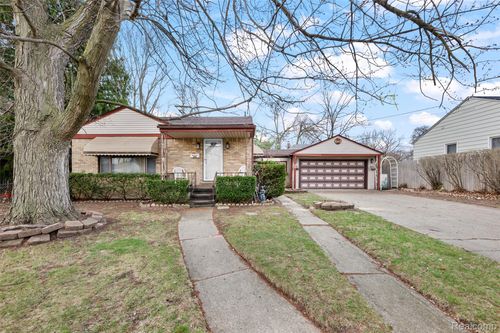 516 E Woodward Heights Blvd, Hazel Park, MI, 48030-1447 | Card Image