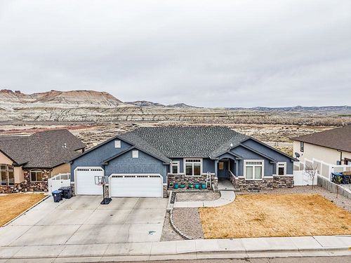 2340 Alexandra Cir, Green River, WY, 82935-7102 | Card Image