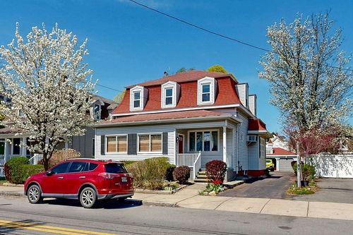 84 Linden St, Everett, MA, 02149-2115 | Card Image