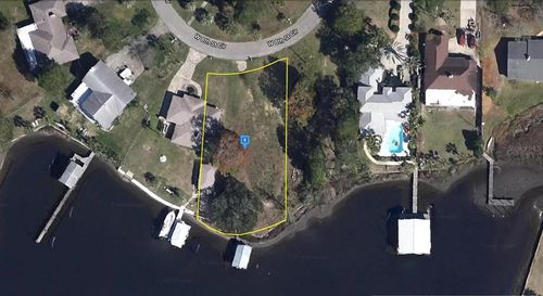 812 W 8th Street Circle, LYNN HAVEN, FL, 32444 | Card Image