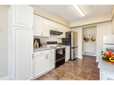 326 - 13911 70 Ave, Condo with 2 bedrooms, 2 bathrooms and 2 parking in Surrey BC | Image 2