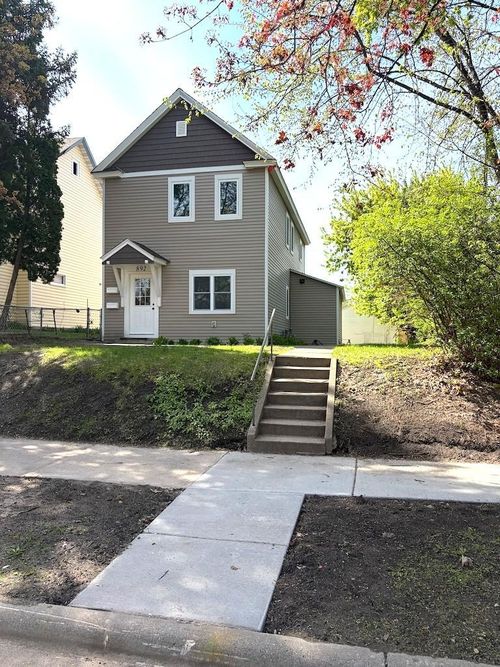 892 4th St E, Saint Paul, MN, 55106-5678 | Card Image