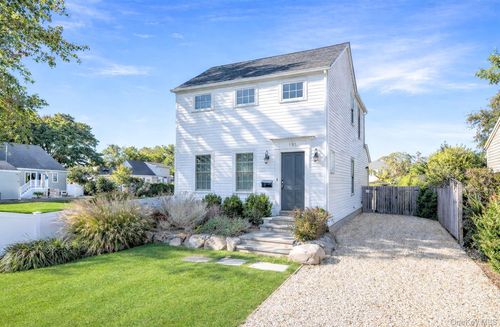 155 Bridge St, Greenport, NY, 11944 | Card Image