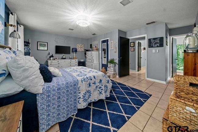 1114 E Neches St, House other with 3 bedrooms, 2 bathrooms and null parking in Palestine TX | Image 17