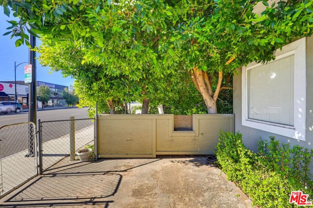 Residential in Burbank 5