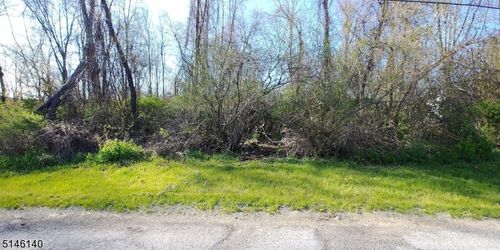 37 Cypress Dr, Newton, NJ, 07860-6784 | Card Image