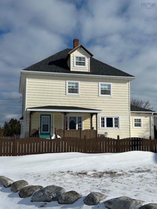 6 School St, Clarks Harbour, NS, B0W1P0 | Card Image