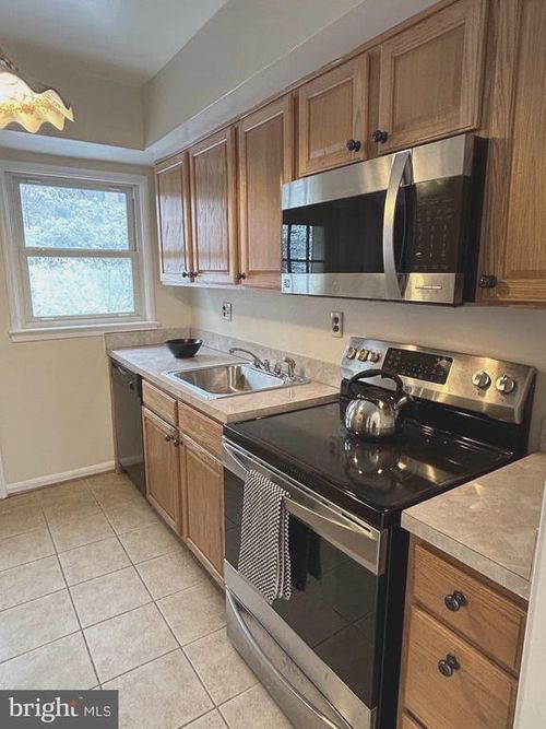 1-6-8542 Manchester Rd, SILVER SPRING, MD, 20901-4347 | Card Image