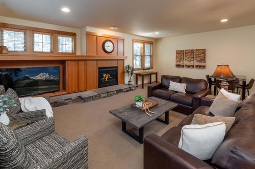 2-57111 Fremont Dr, Sunriver, OR, 97707-3045 | Card Image