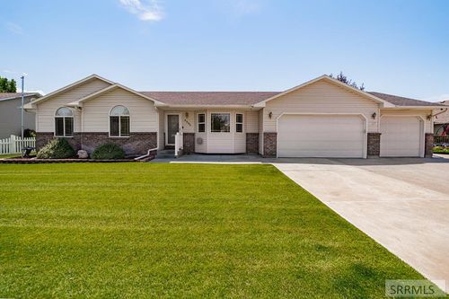 4282 E Trenton Cir, Idaho Falls, ID, 83401-3777 | Card Image