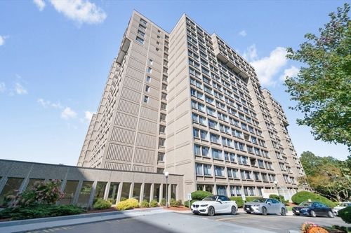 apt-314n-250 Hammond Pond Pkwy, Chestnut Hill, MA, 02467-1524 | Card Image