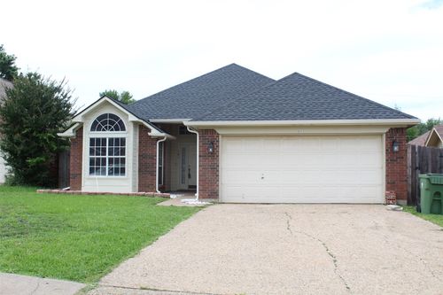 961 Grasswood Ct, Arlington, TX, 76017-6131 | Card Image