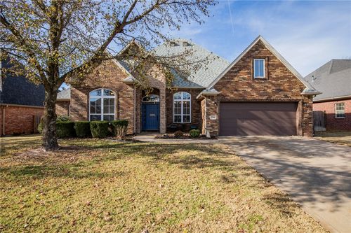 5704 S Chanberry Ln, Rogers, AR, 72758-8673 | Card Image