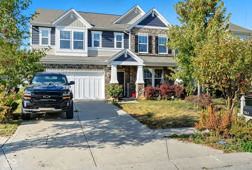 5764 Bluff View Ln, Whitestown, IN, 46075-9716 | Card Image